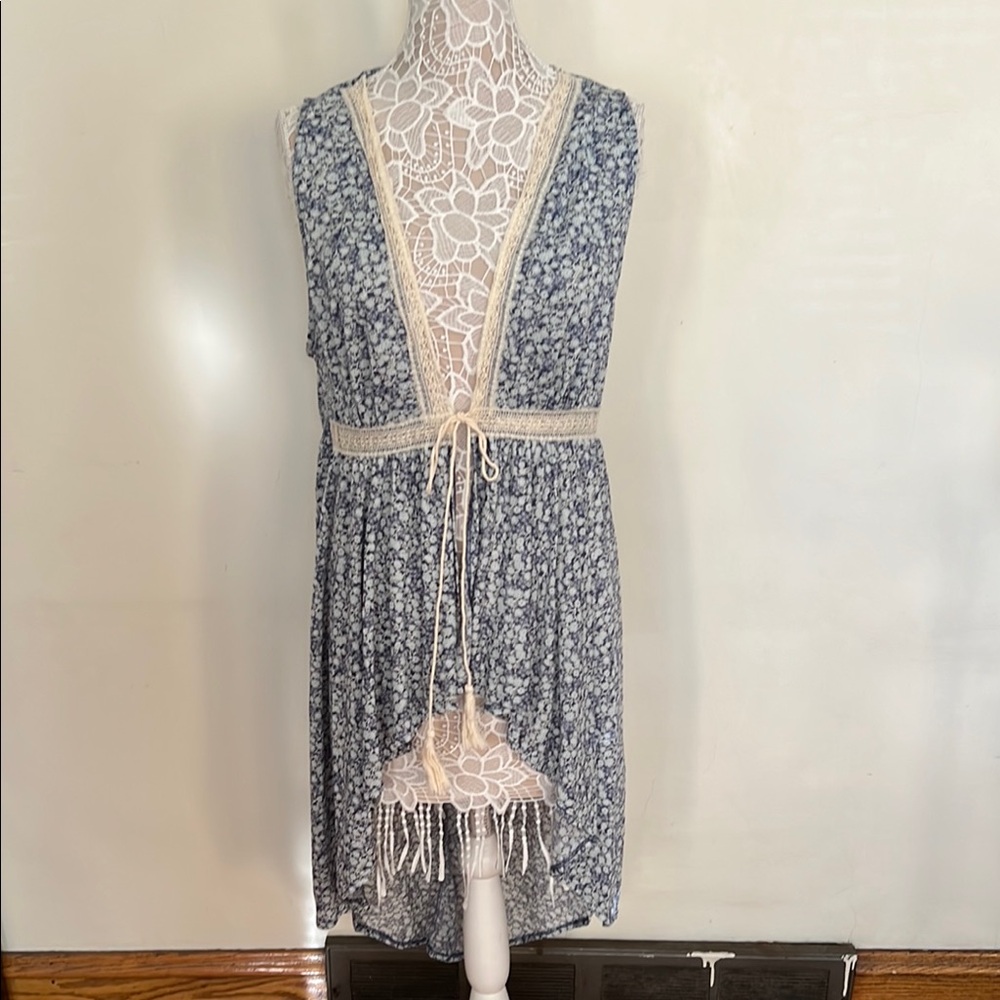 CURE Floral Lace-Trimmed Top